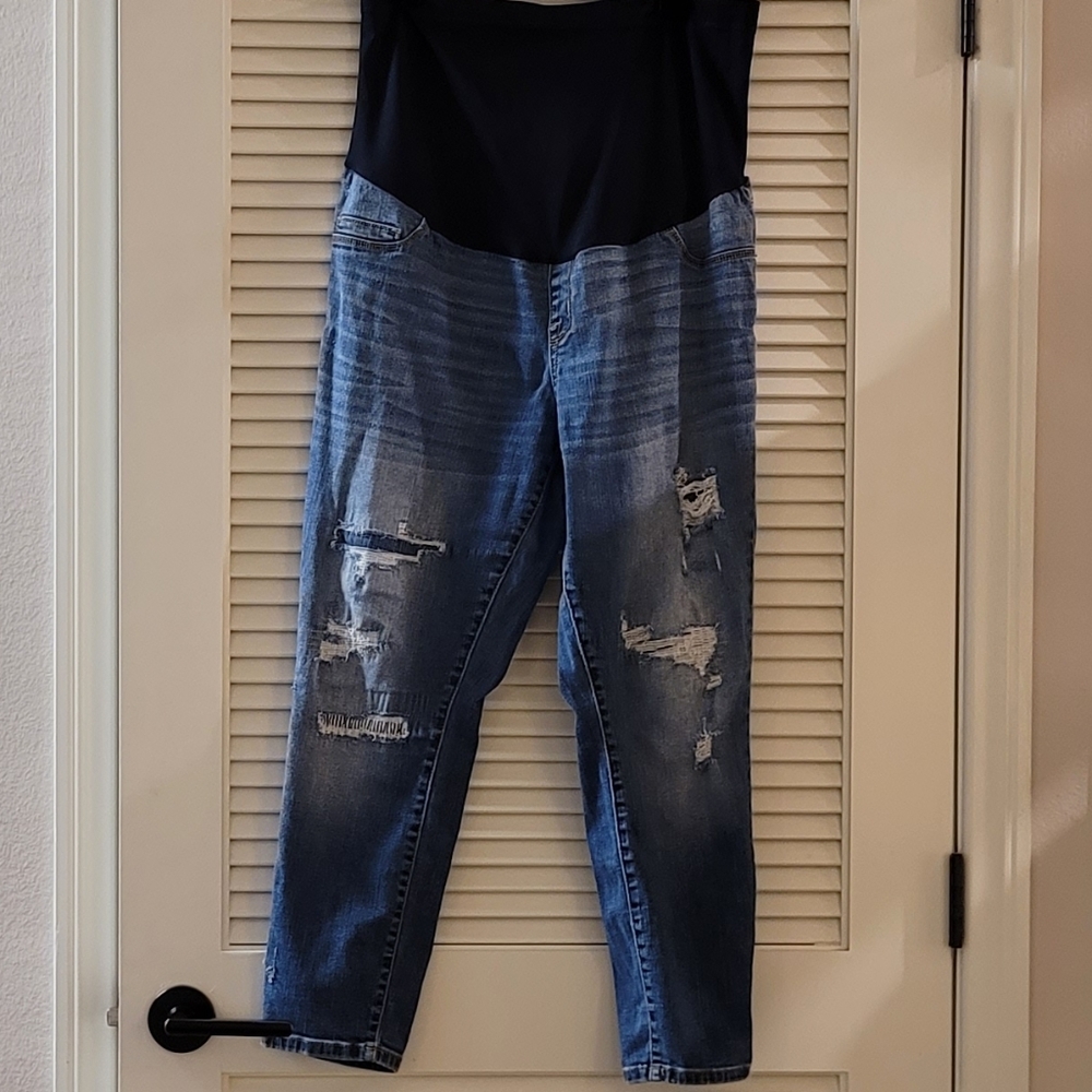 Liz Lange - Maternity Ripped Ankle Skinny Jeans
